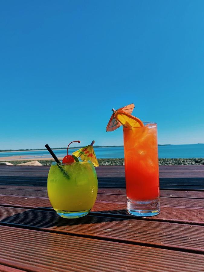 The Resort At Dolphin Heads Mackay Esterno foto