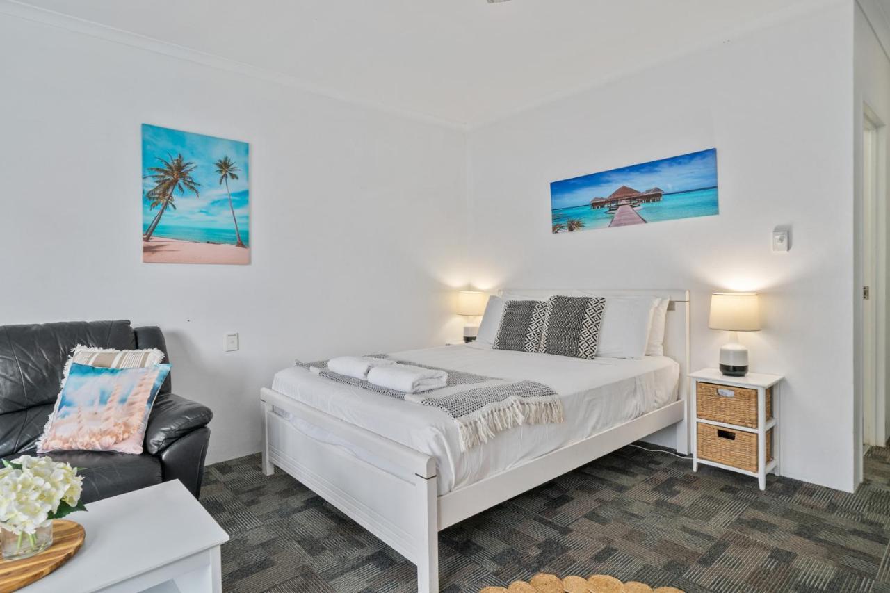 The Resort At Dolphin Heads Mackay Esterno foto